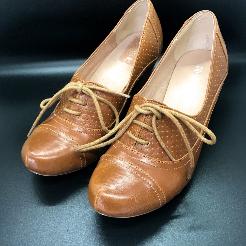 Classic Brown Leather Women's Oxford Shoes